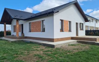 Casa plan parter deosebita, Lunca Cetatuii Ciurea, la asfalt, zona vis - Poză 2