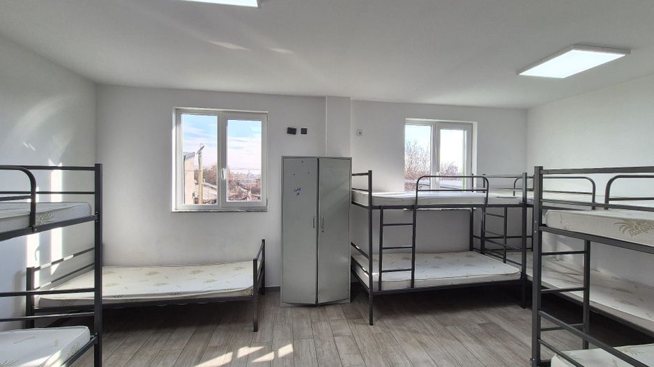 Casa P+2 cu 40 paturi pentru muncitori - Tei - Poză 7