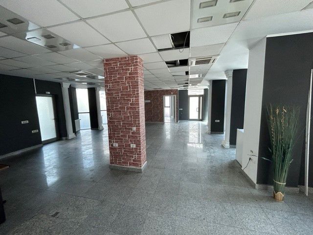 Inchiriere cladire moderna pentru clinica privata sau birouri - Poză 4