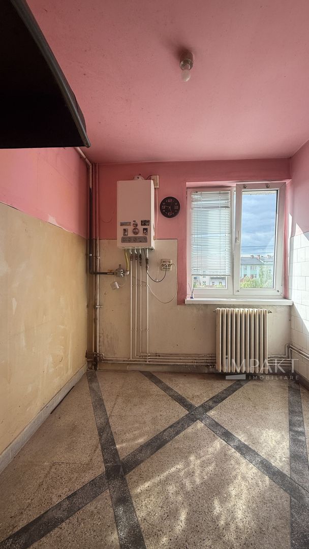 Apartament cu 2 camere decomandat in centrul orasului - Poză 6