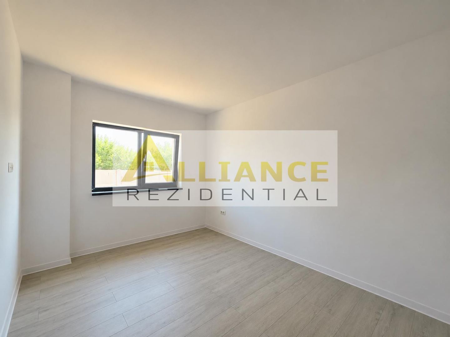 Vila- 130mp utili- beci- incalzire pardoseală-Geamuri tripan - Poză 12