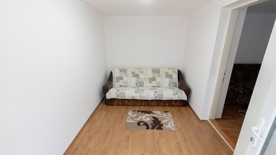 Casă cu 5 camere, complet renovată cu teren 920 mp în Tecuci - Poză 9