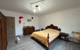 Casa tip duplex - 4 camere, balcon si curte proprie - Zona Lazaret - Poză 8