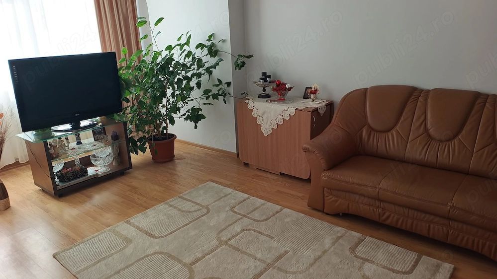 Apartament 3 camere, etaj 1, - Poză 2