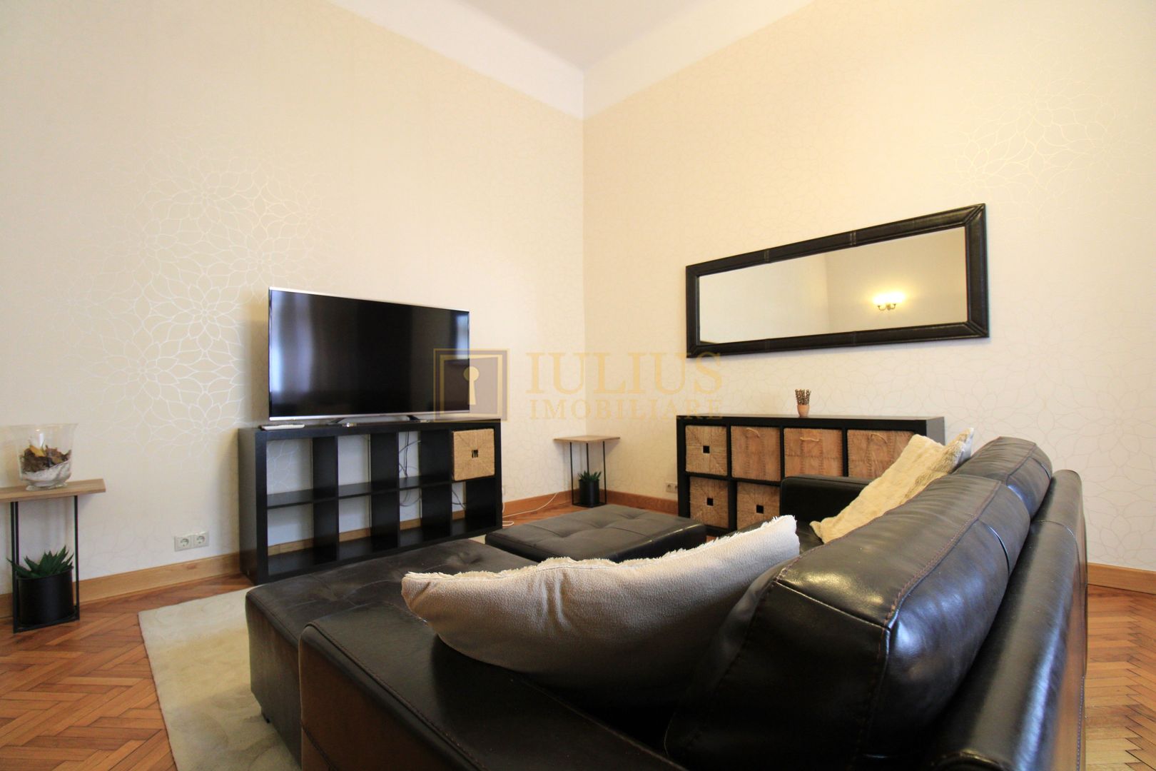 Piata Victoriei, 2 camere, centrala proprie - Poză 3