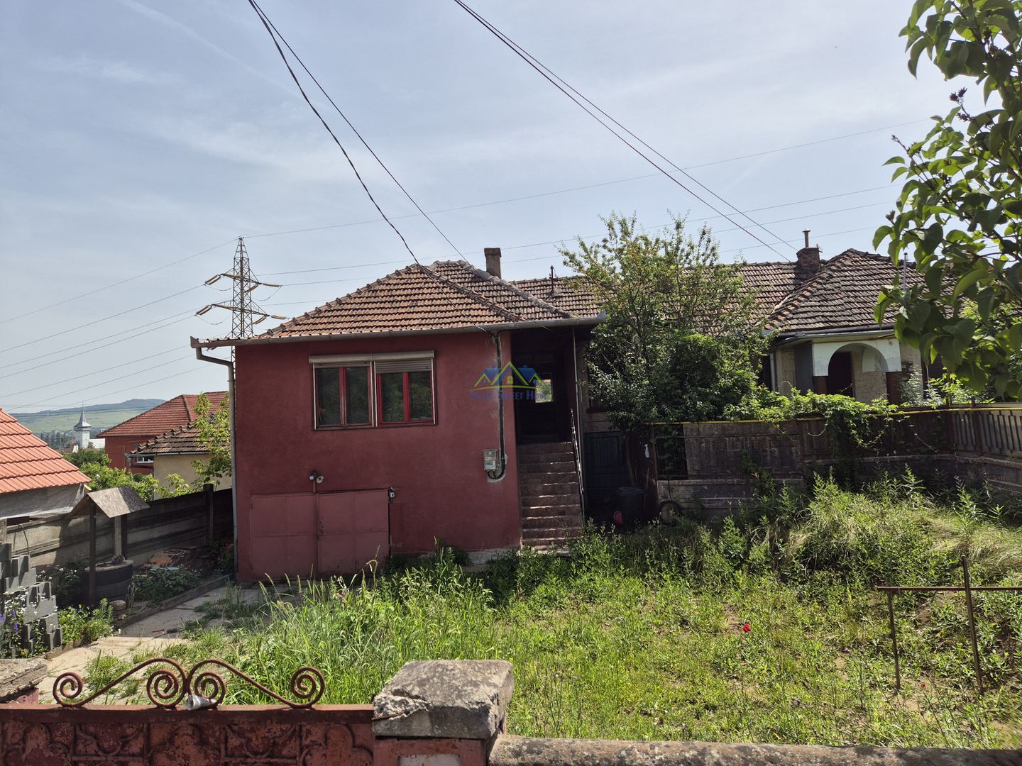 Vand casa 3 camere, garaj, curte, baie si buc, zona Gh. Apostol, 277mp - Poză 1