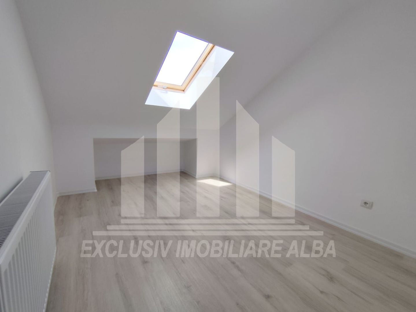 Apartament cu 5 camere decomandate, Cetate - Poză 6