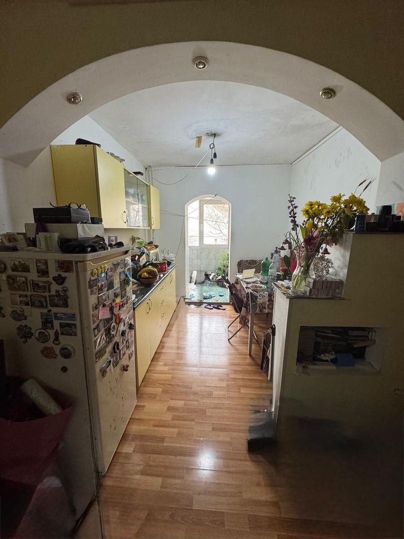 De vânzare apartament 2 camere - Poză 2
