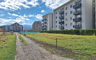 Inchiriere teren 1000mp in zona rezidentiala din Tractoru, 500 euro/luna - Poză 1