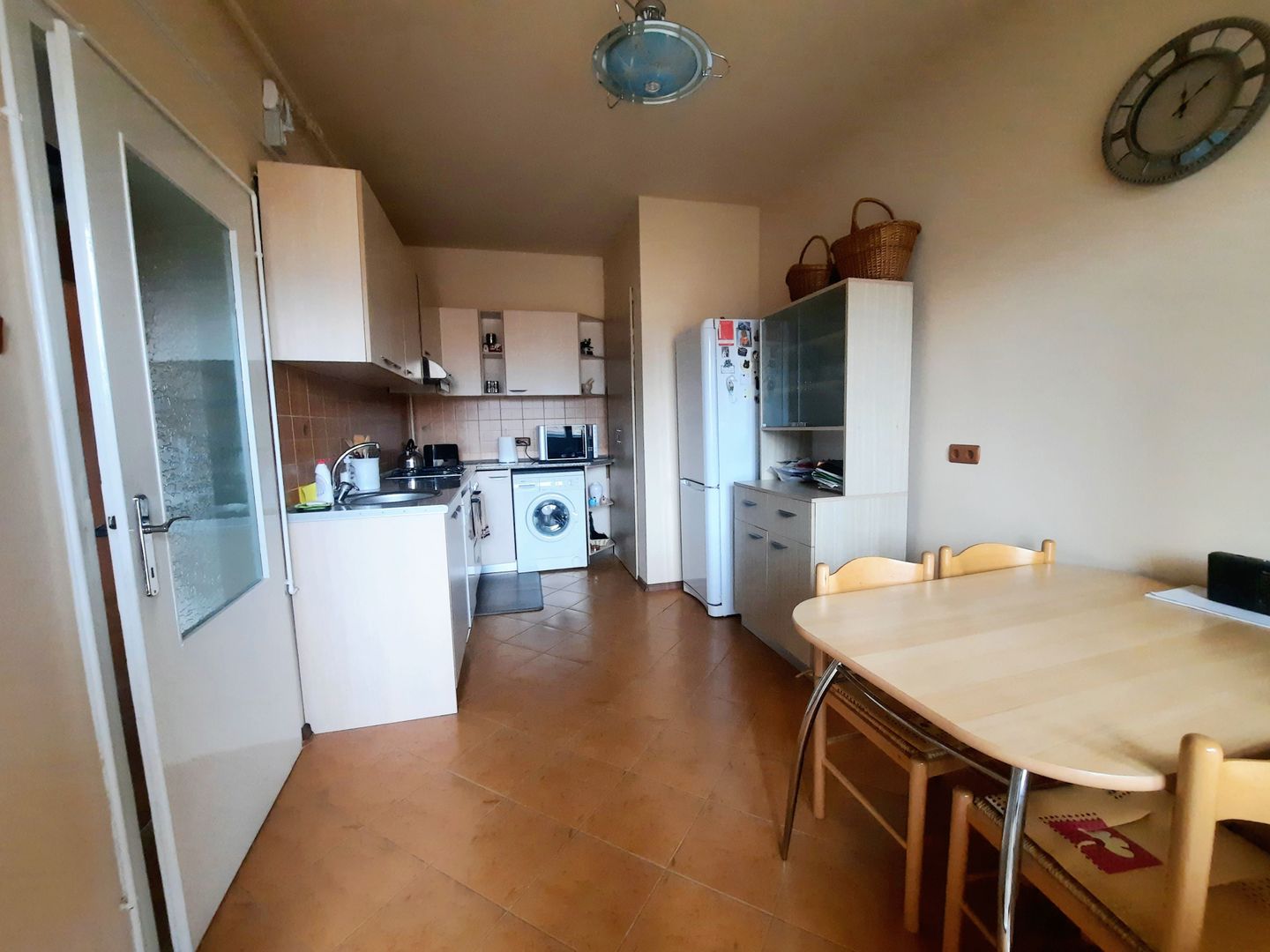 Apartament frumos si renovat cu garaj - zona Medicina - Poză 8