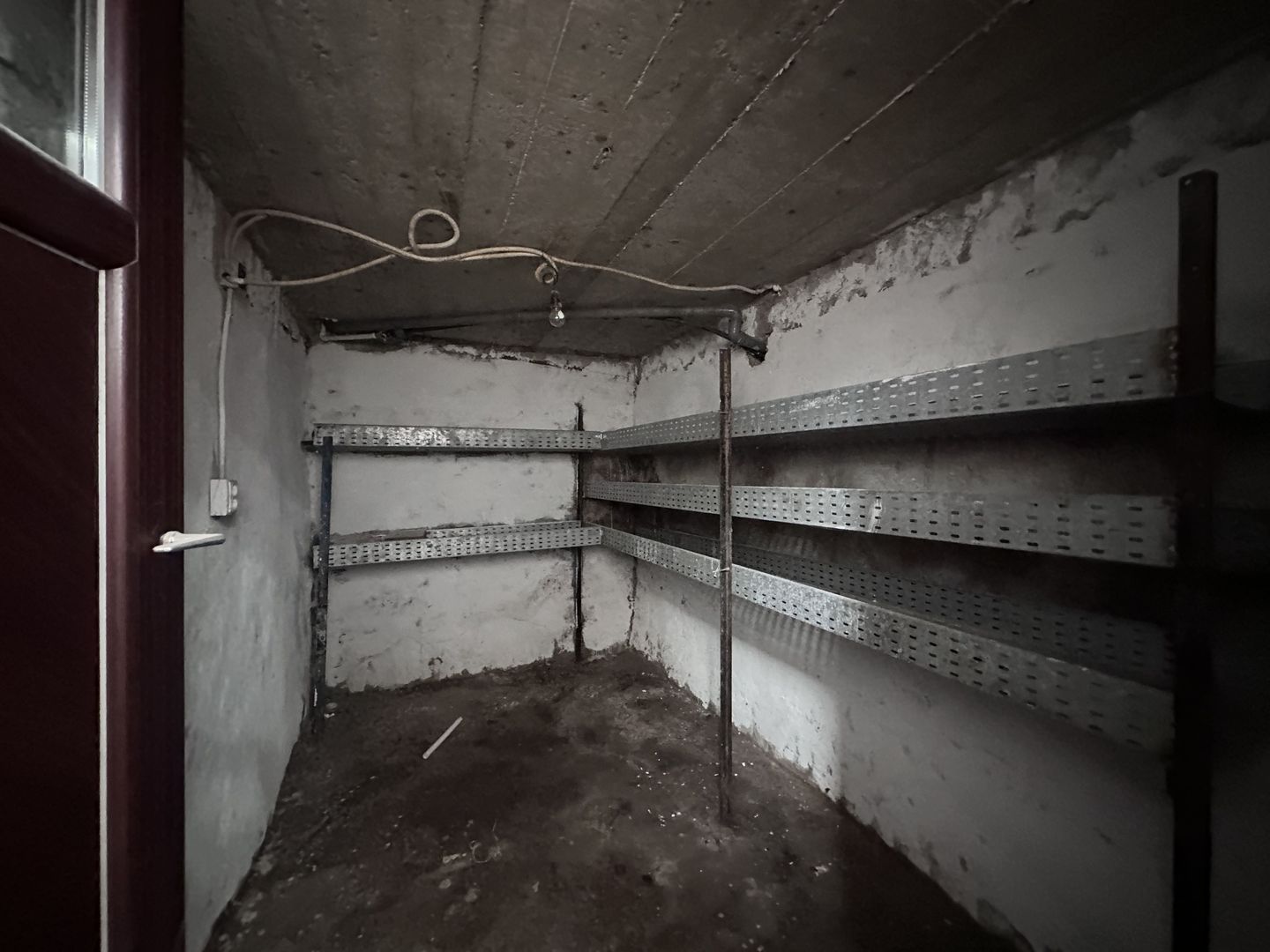 Între dealuri, viță de vie și liniște deplină! Vanzare casa in Prahova - Poză 36