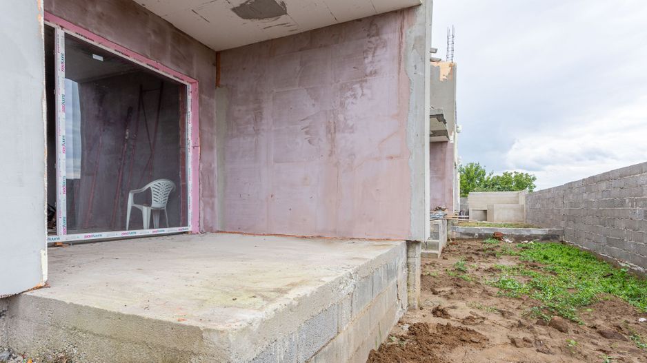 Casă nouă înșiruită, cu 5 camere, la gri, în Livada - Poză 5