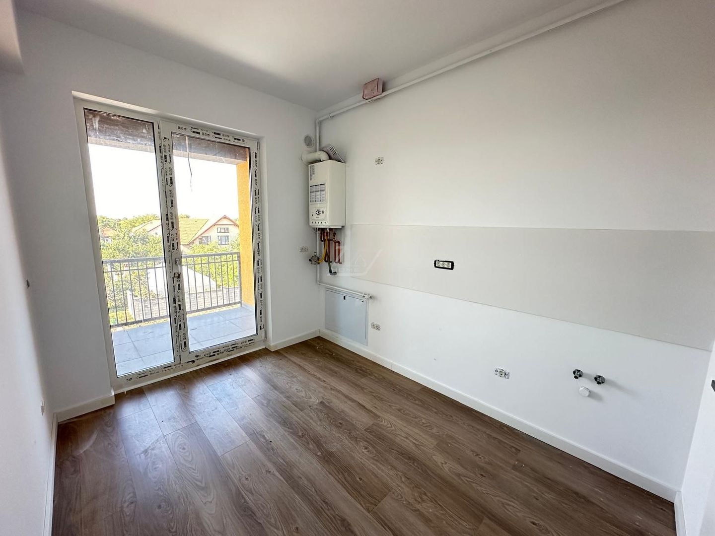 Bloc finalizat. Lift. Decomandat. Loc parcare. - Poză 4