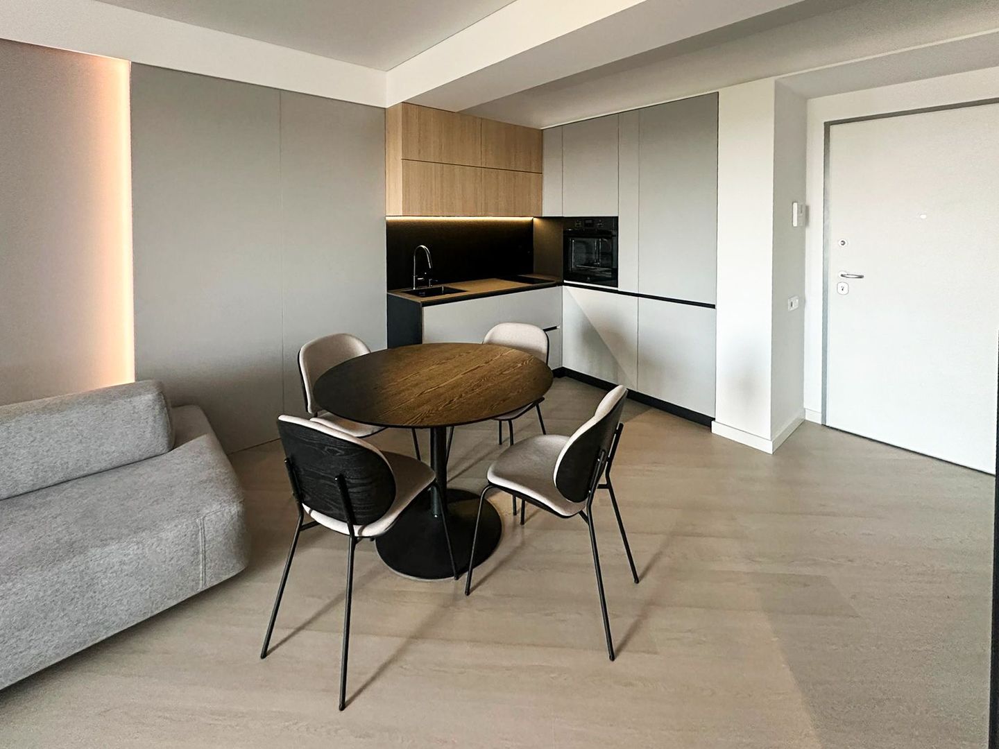 Chirie apartament 2 camere I Cortina North I  vedere liberă - Poză 2