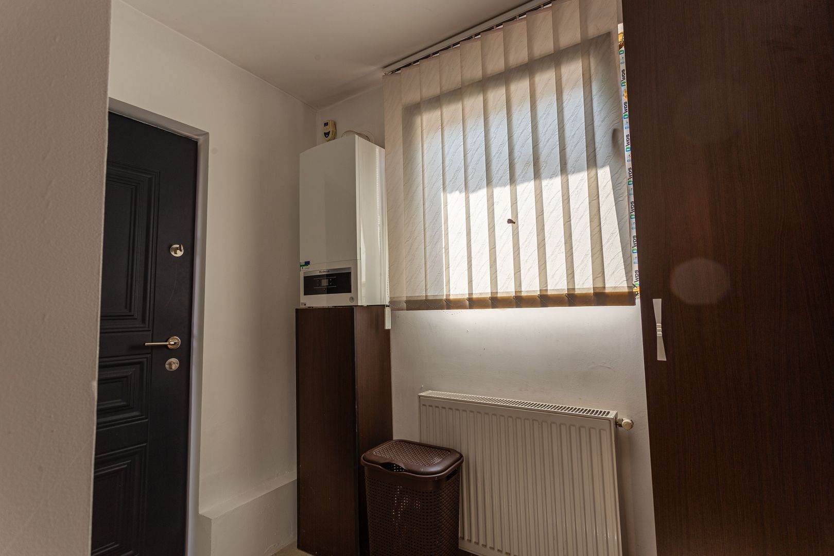 Casă cu 2 camere, renovată, în Bujac - Poză 7