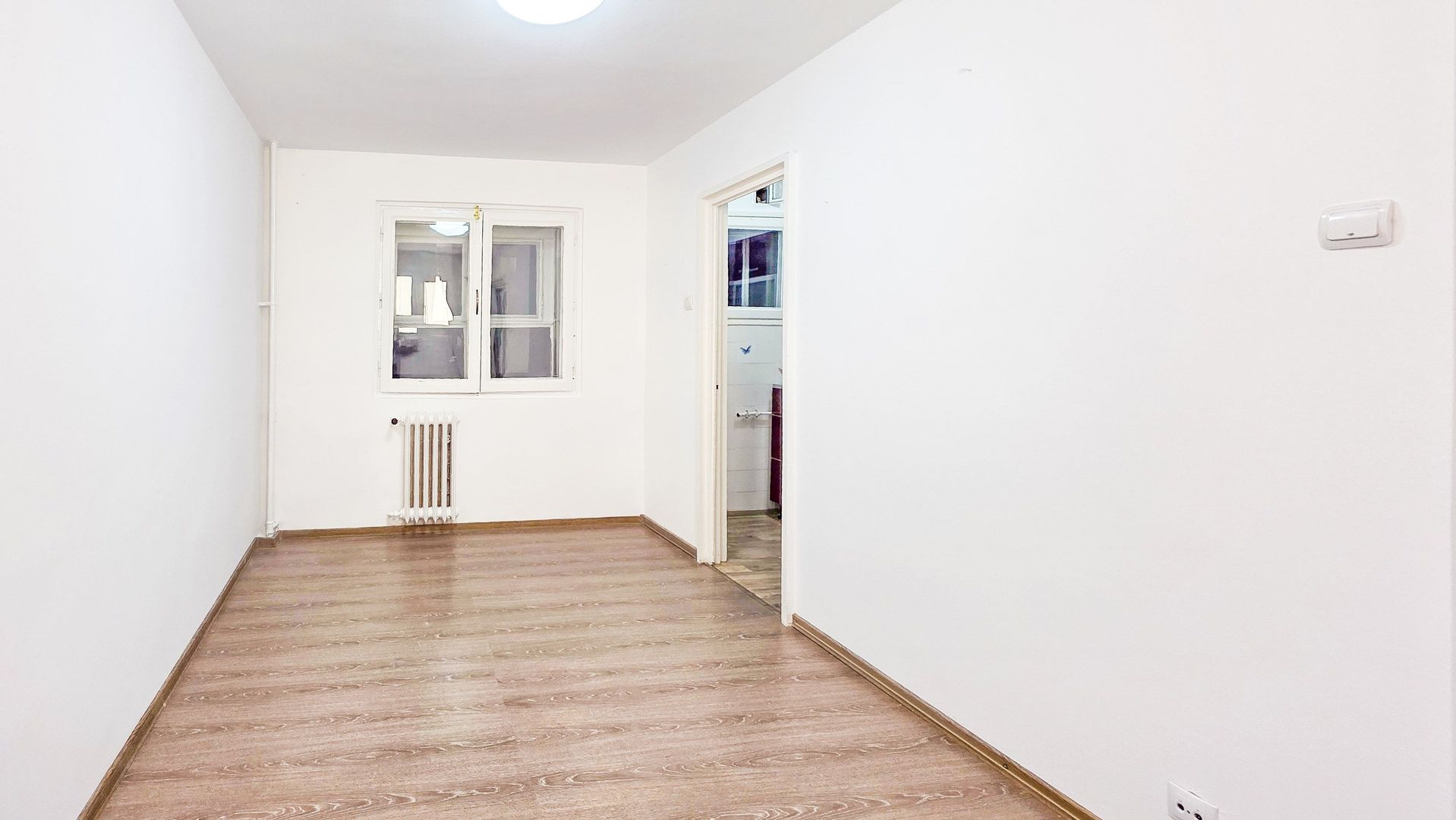 Garsonieră de vânzare - Drumul Taberei - Crinul de Padure nr.5 - Poză 2