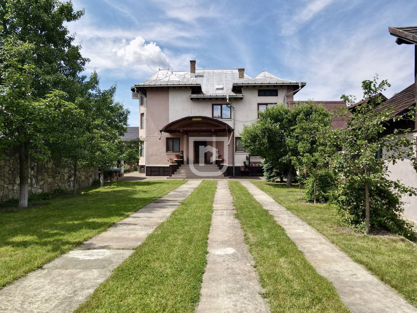 Pensiune si Casa Ultracentral | Gura Humorului | Arinis | Bucovina - Poză 2