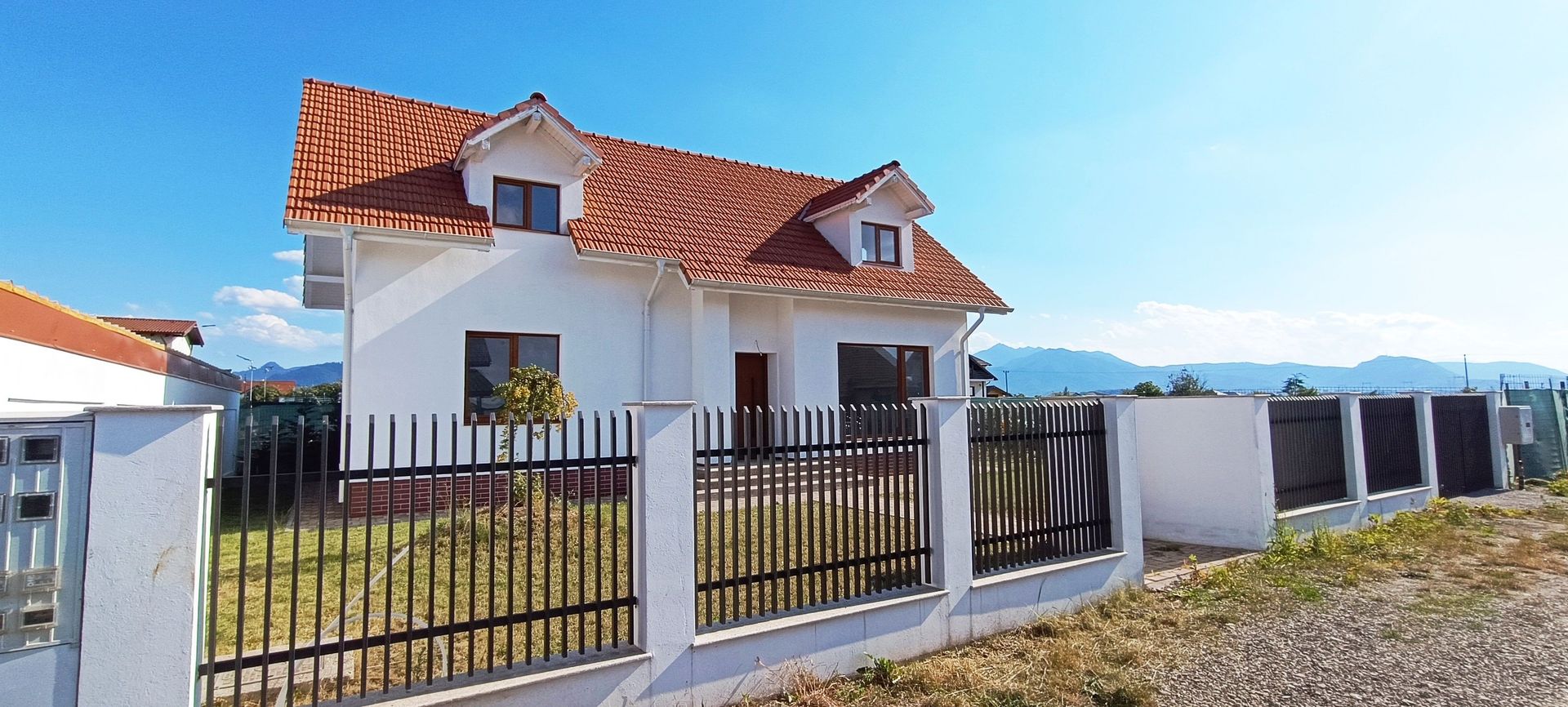 Vila cu arhitectura deosebita in Izvor-Tarlungeni - Poză 20