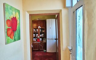 Vanzare casa cu teren 1800 mp, Pitesti str Bananai, la intrare - Poză 19