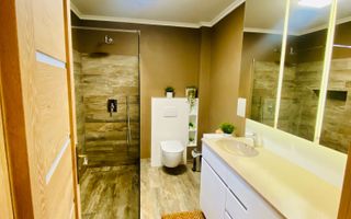 Apartament de 2 camere, lux, 64mp, parcare, Zona Centrala - Poză 7
