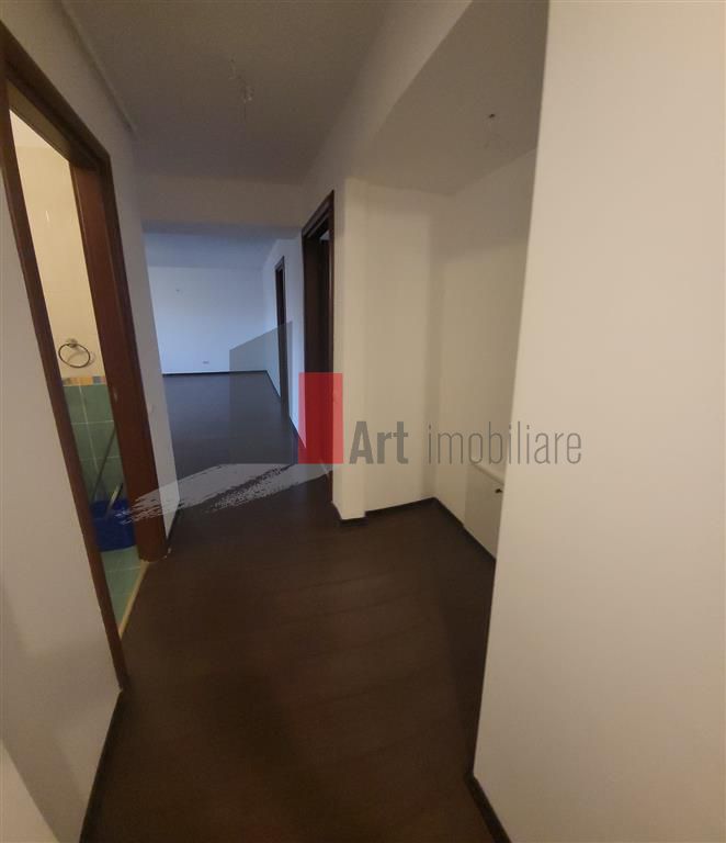 Apartament 3 camere Vitan metrou Mihai Bravu - Poză 12
