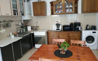 Casa cu 2 camere de vanzare in zona Gruia. - Poză 1