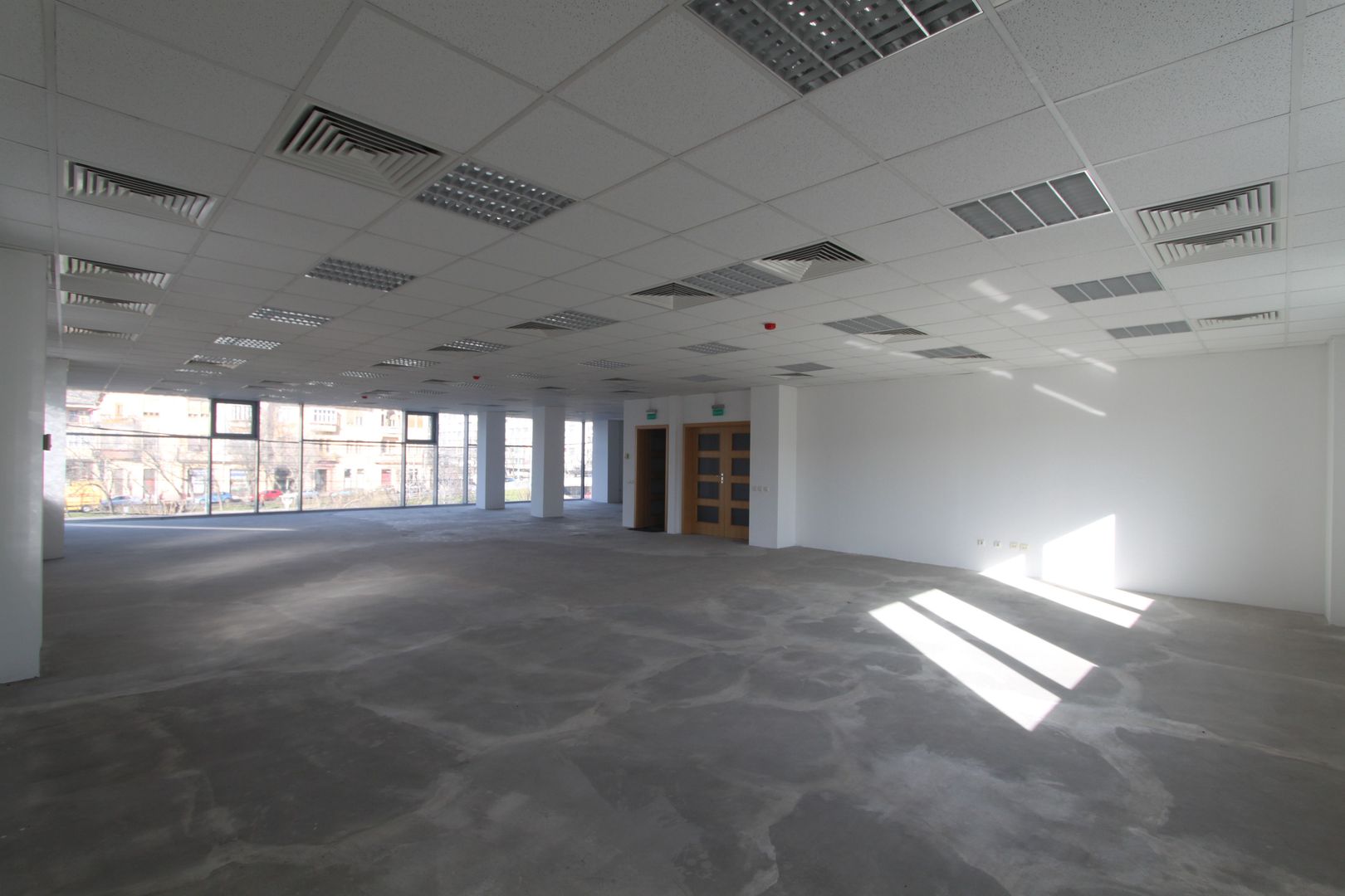 Cladire de birouri - zona Semicentrala - Poză 2