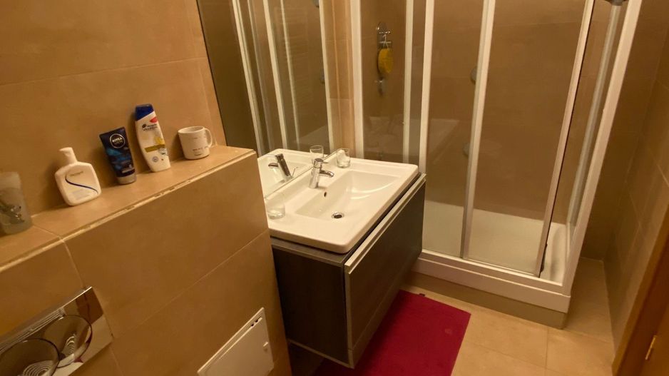 Spatios si modern cu garaj subteran - Poză 14