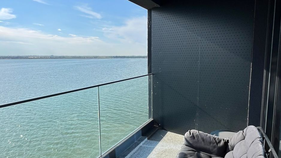 Apartament 2 camere Mamaia | Vedere frontală la lac | mobilat modern - Poză 2