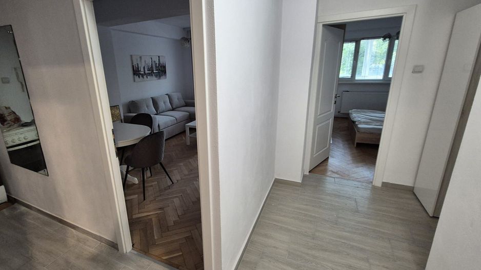 Apartament cu 3 camere in bloc reabilitat termic - Poză 8