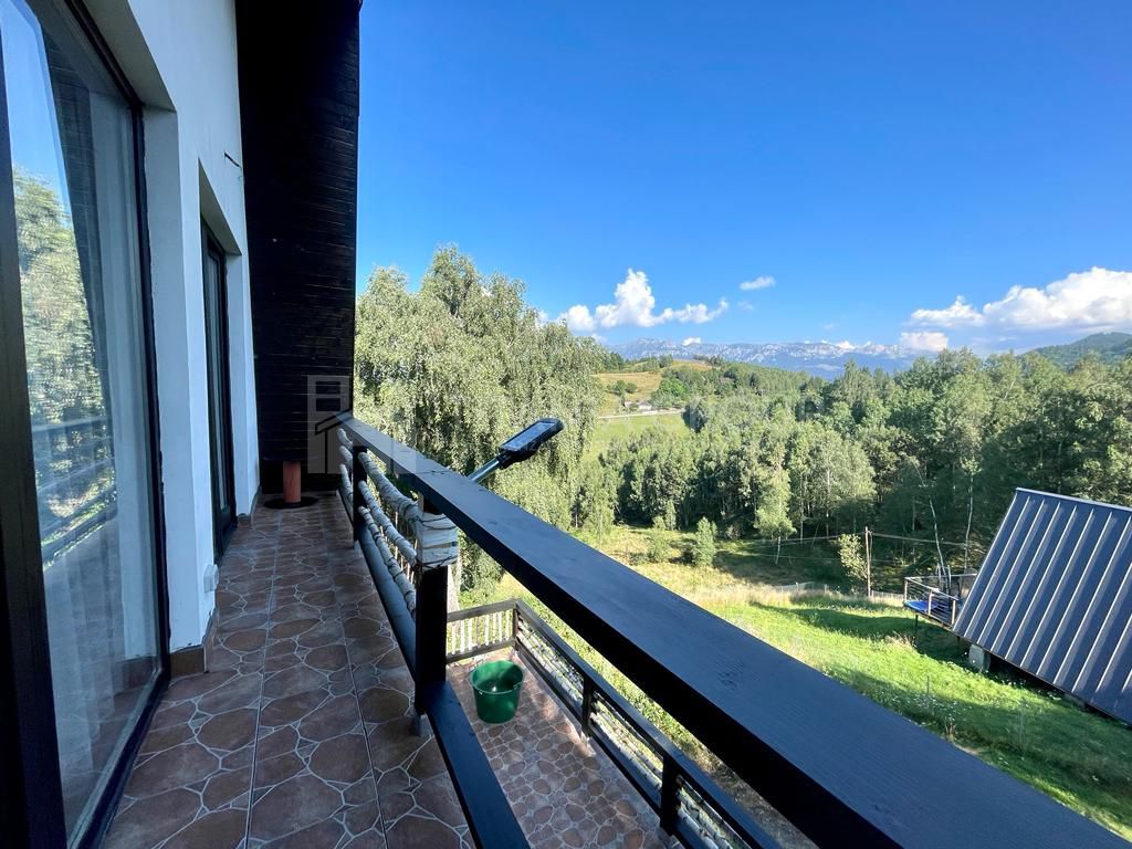 INVESTITIE Vila moderna + vila la rosu, teren 1480 padure - Poză 17