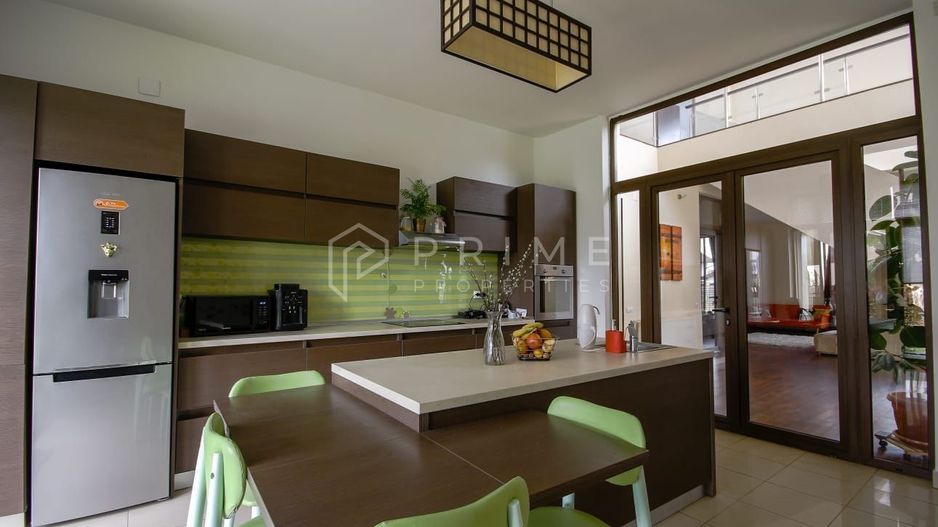 Vilă cu design și dotări deosebite de vânzare - Poză 5