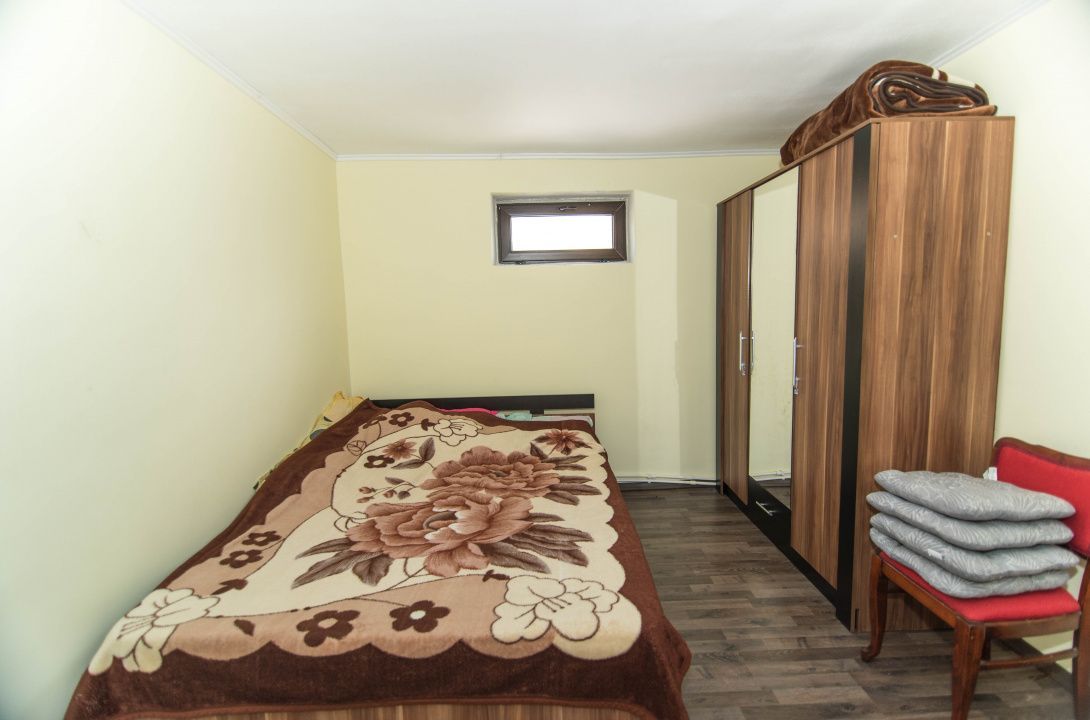 Casa cu 3 camere renovata - Poză 9