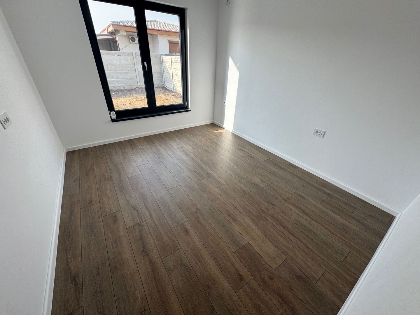 Case Mediteranene pe PARTER, 100m2 suprafata, curte 400m2, 0% comision - Poză 13