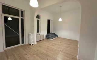 PIATA ROMANA, Proprietar , apartament 3 camere in vila - Poză 1