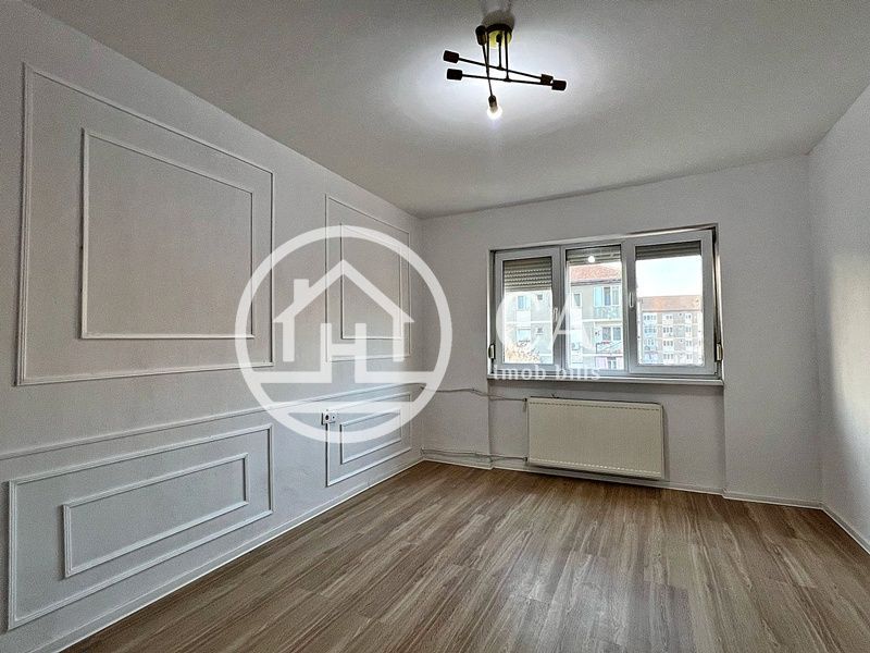 Apartament de vânzare cu 3 camere în zona Nufărul, Oradea - Poză 1