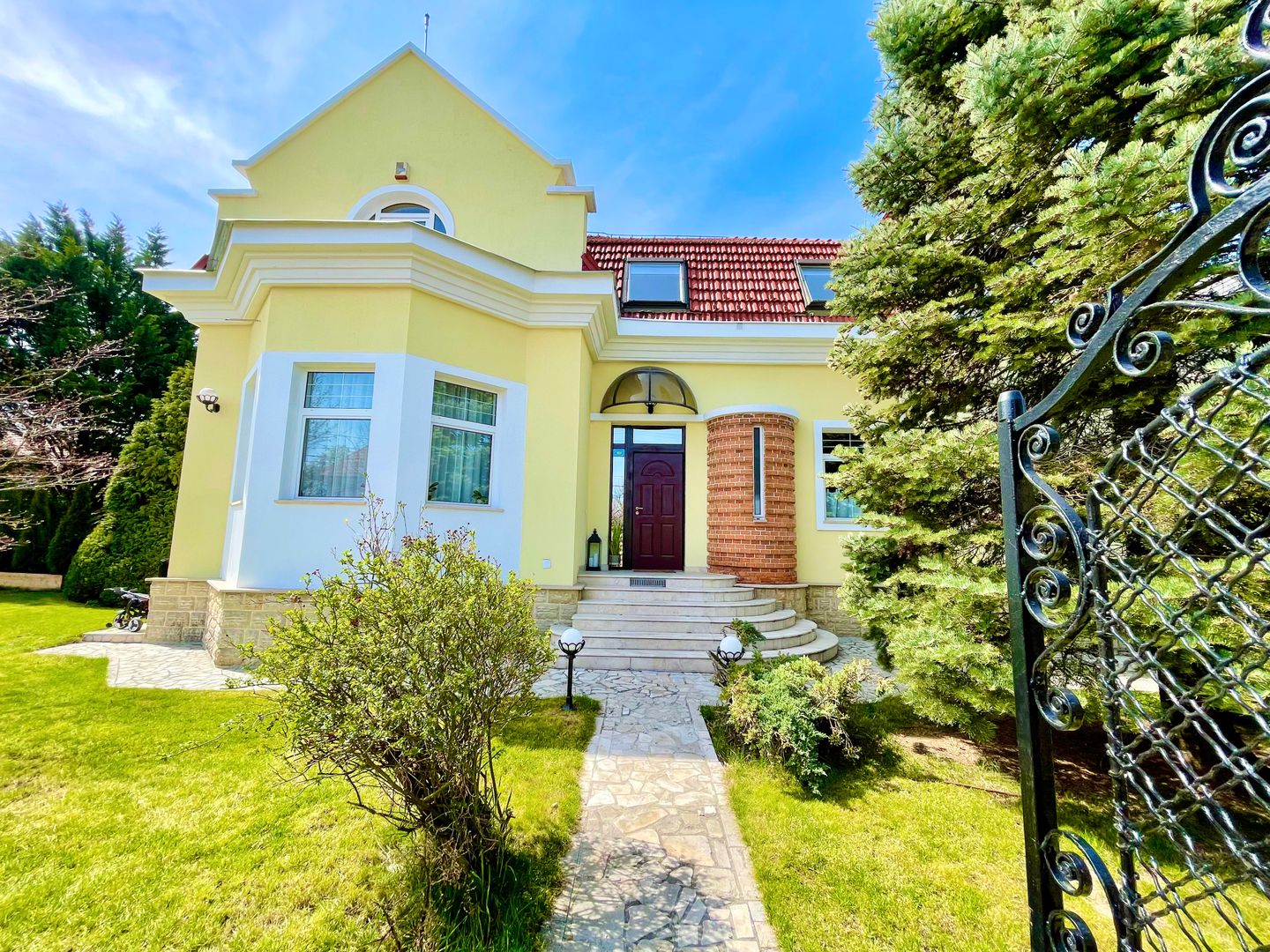 Casa de inchiriat in Zona Andrei Muresanu - Poză 1