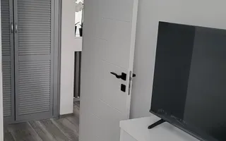 De inchiriat apartament cu 2 camere la Papadie, etaj 3, renovat, 550 E - Poză 13