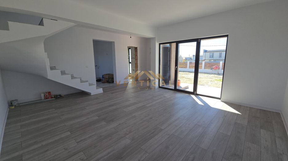 De vanzare! Vila cu un teren superb in comuna Berceni - Poză 2