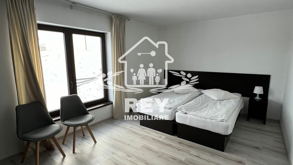 Vila / Hotel de vânzare în Păltiniș - Poză 6