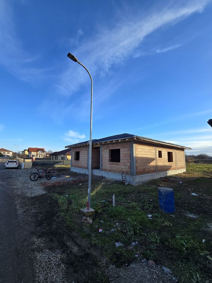 Casa 152m 6.20 arii Martinesti centru teren 22m front chiar toate util - Poză 1