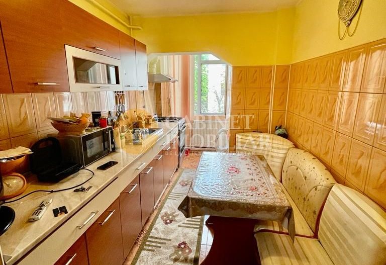 Etaj 2 Apartament 2 Camere Decomandat LIDL-Nicolina Bloc 1983 - Poză 5