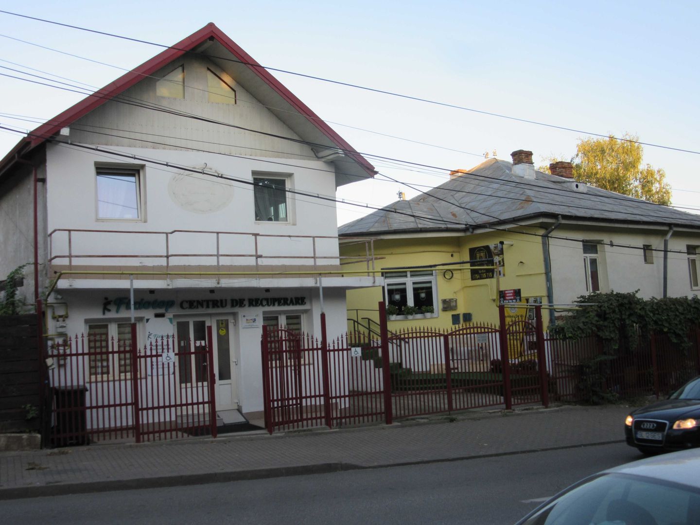 Casa situata in centru, in fata Lic. Economic nr. 1 - Poză 2
