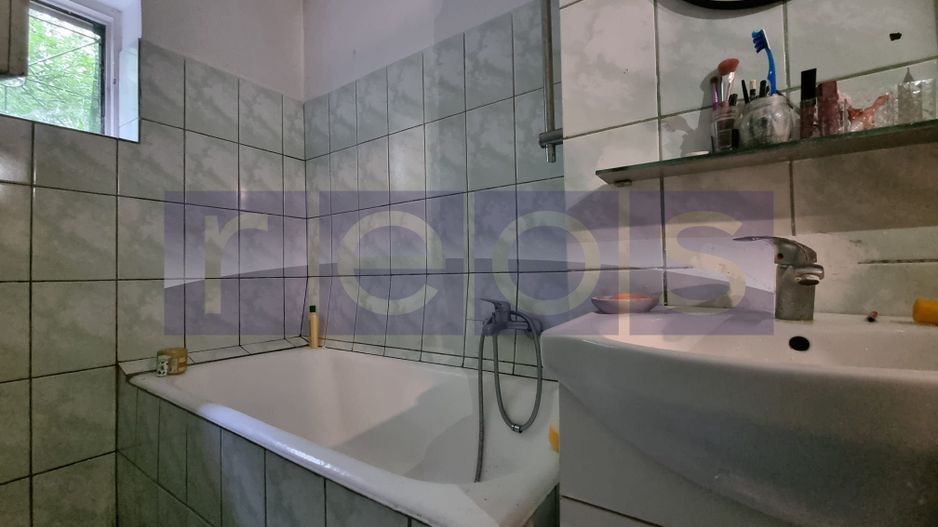 VANZARE -GARSONIERA -TIMPURI NOI -TINERETULUI - Poză 8