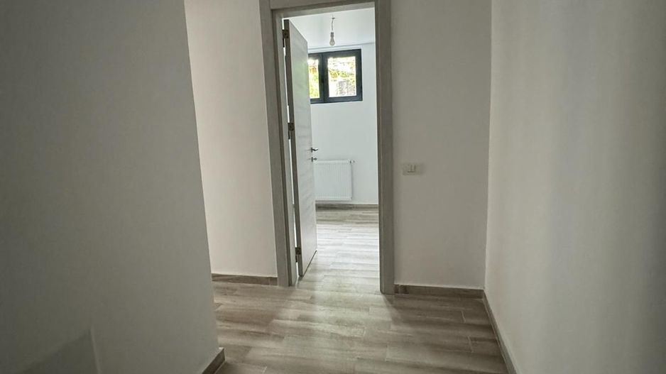 Garsonieră Luminoasa cu Balcon Spațios - Poză 8