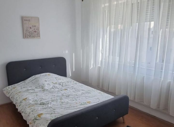 BRASADAS vinde ap 2 cam etaj 3/4 Calea Traian. - Poză 2