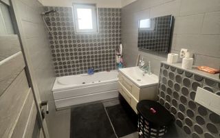 Vând apartament cu 2 camere în Florești, zona Florilor. - Poză 8