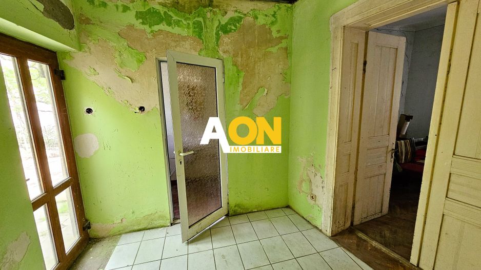 Casa veche, 5 camere, 287 mp teren, zona Prefectura. Necesita renovare - Poză 8