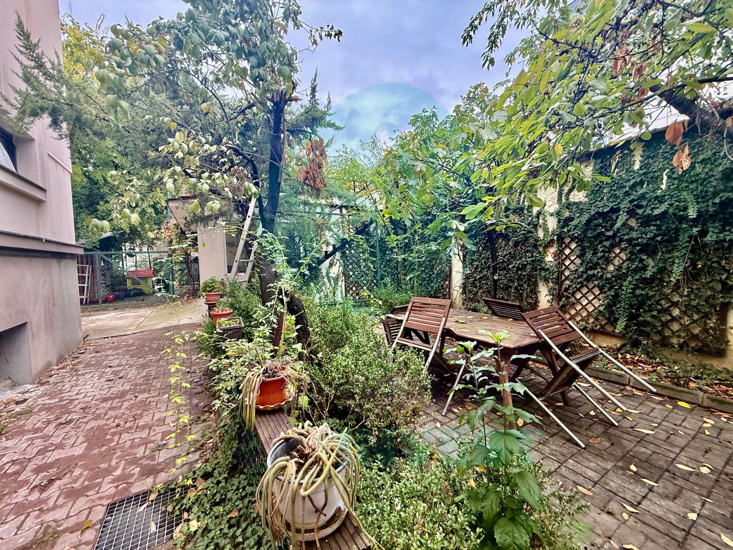 Proprietate cu farmec Art Deco în Cartierul Evreiesc cu multa verdeata - Poză 15