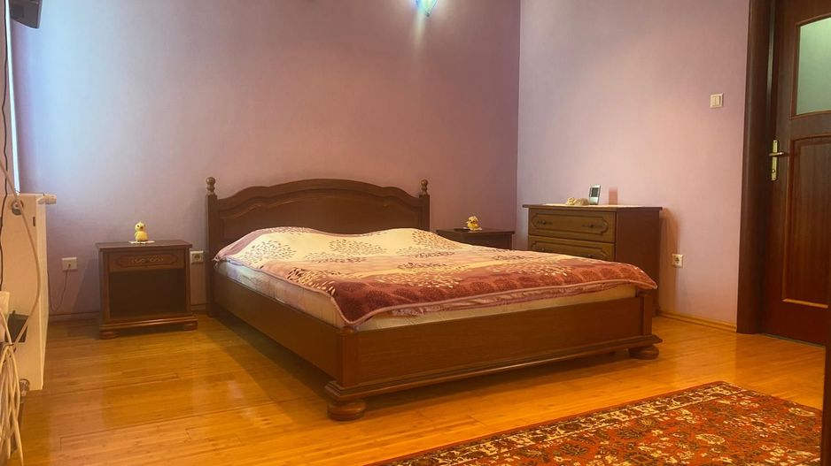 Oportunitate:clinica, birouri etc! Vanzare casa cu 4 camere-Targoviste - Poză 4